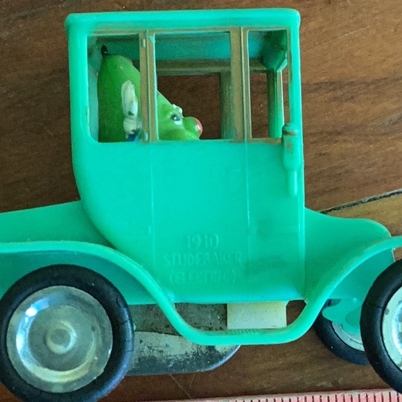 1910 Green Studebaker Plastic Electric Toy Car Vintage - Picture 1 of 15